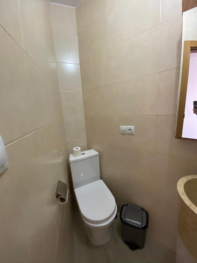 Amplio Apartamento En El Centro De Эль-Грове Экстерьер фото